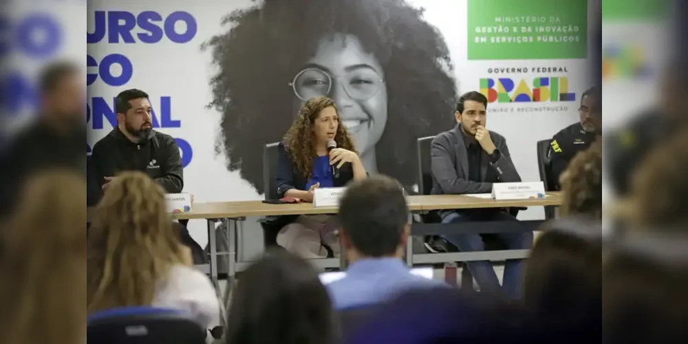 Ministra da Gestão Ester Dweck durante entrevista para fazer um balanço do Concurso Nacional