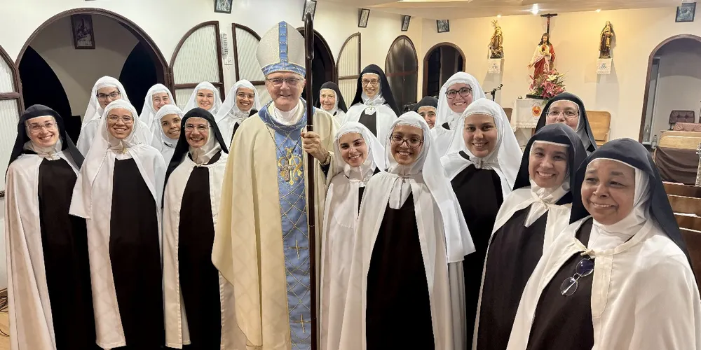 Dom Bruno está celebrando nas comunidades, se despedindo