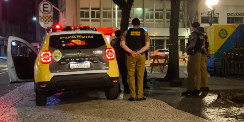 Mulher morreu após sofrer uma crise convulsiva, de acordo com a PM