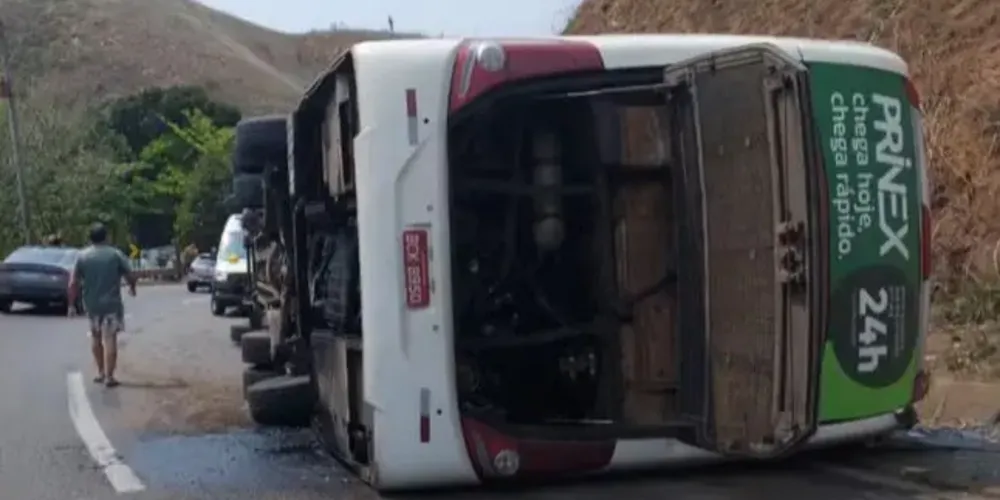 Acidente com ônibus do Coritiba Crocodiles deixa mortos