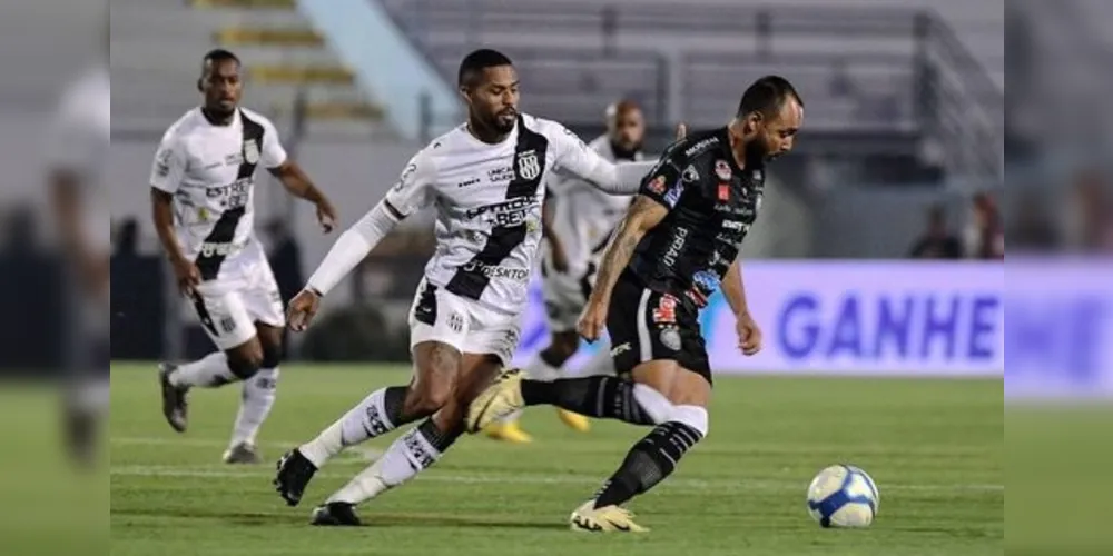 Partida foi disputada no estádio Moisés Lucarelli, em Campinas