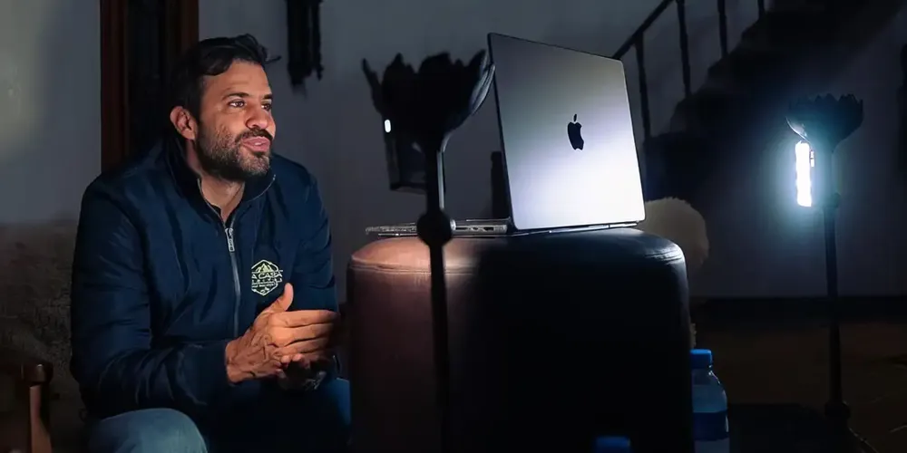 A decisão abrange tanto o site de campanha do candidato como suas redes sociais