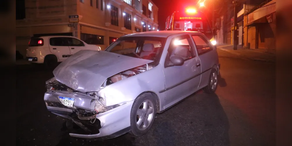 Acidente aconteceu no fim da noite dessa segunda-feira (19)