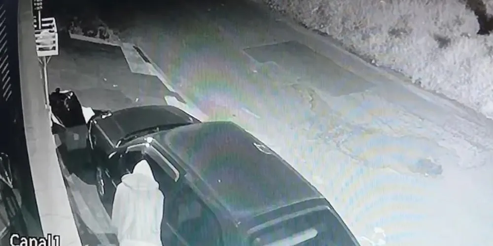 Carro é furtado em frente à residência em Palmeira, nos Campos Gerais