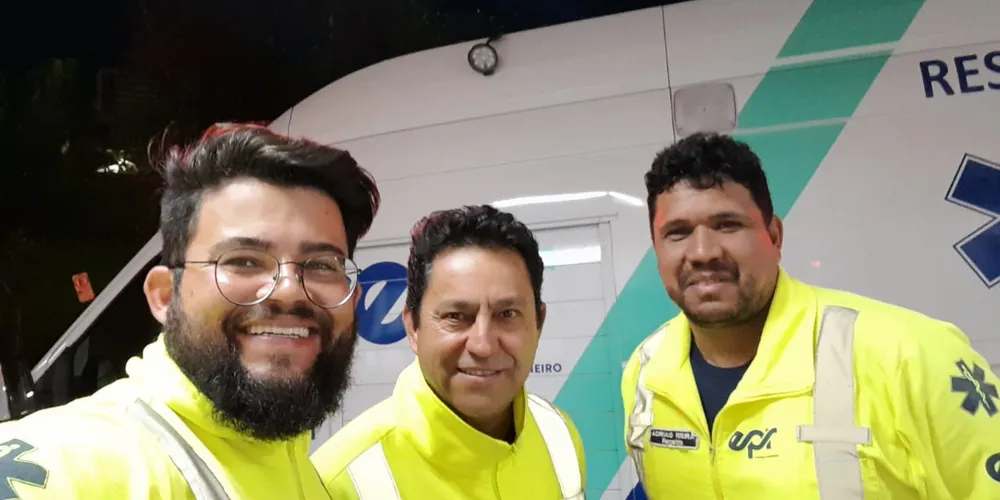 O parto foi feito pelo socorristas Jonathan Rodrigo Czaika e Davi Lima dos Santos, com o apoio do resgatista Adriano Pereira, todos funcionários da concessionária