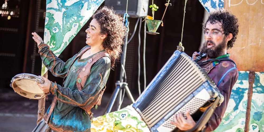 A arte salva, a arte resgata e a arte faz com que as pessoas sintam pertencimento.