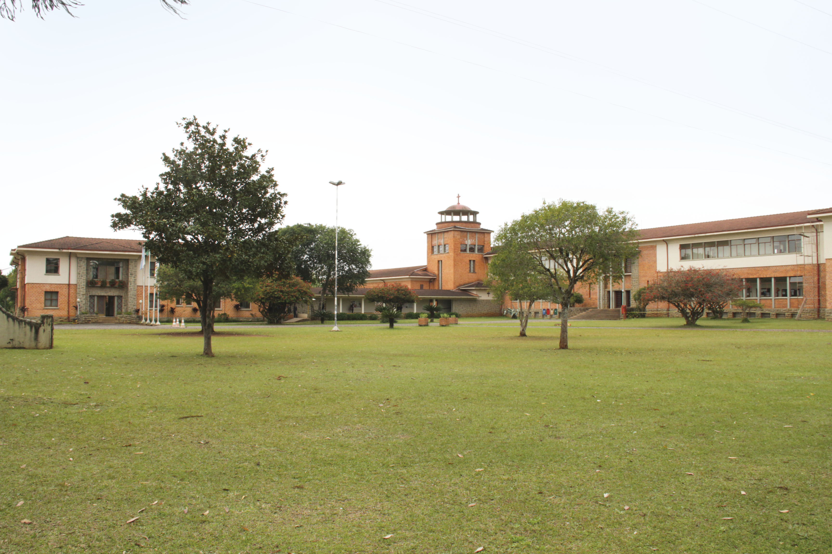 A Universidade Tecnológica Federal do Paraná (UTFPR) abriu vagas para professores mestres e doutores em cinco cidades do Estado.