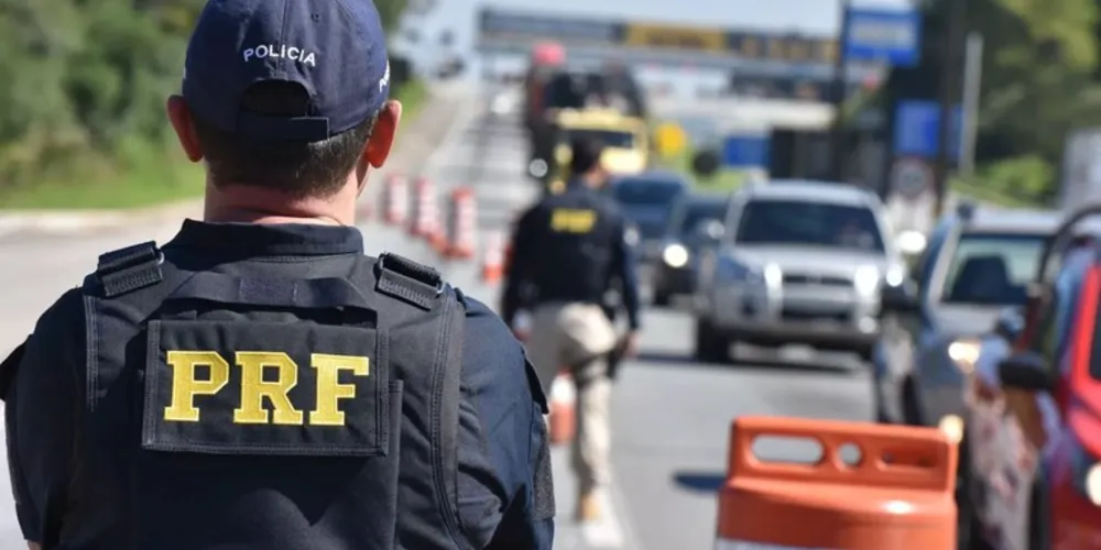 A Polícia Rodoviária Federal (PRF) foi acionada para os procedimentos cabíveis
