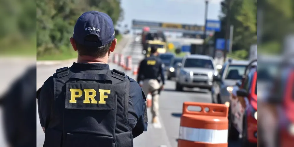 A Polícia Rodoviária Federal (PRF) foi acionada para os procedimentos cabíveis