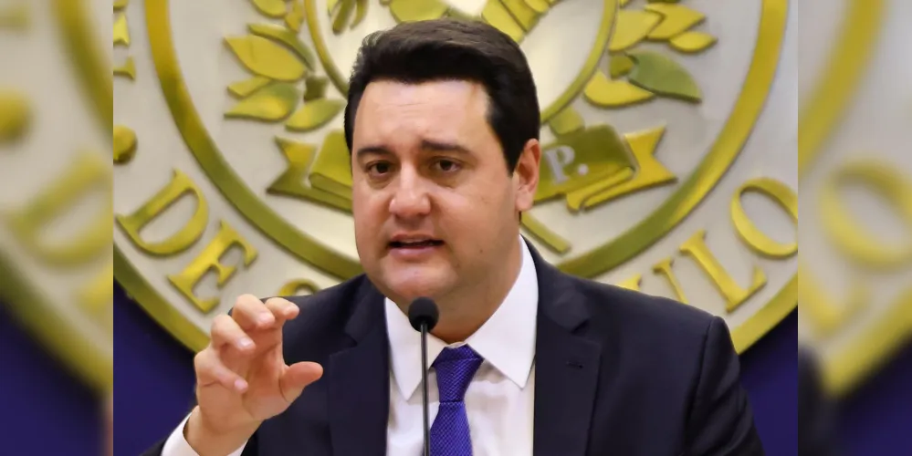 A declaração foi publicada em seu perfil em uma rede social na manhã desta sexta-feira (12)