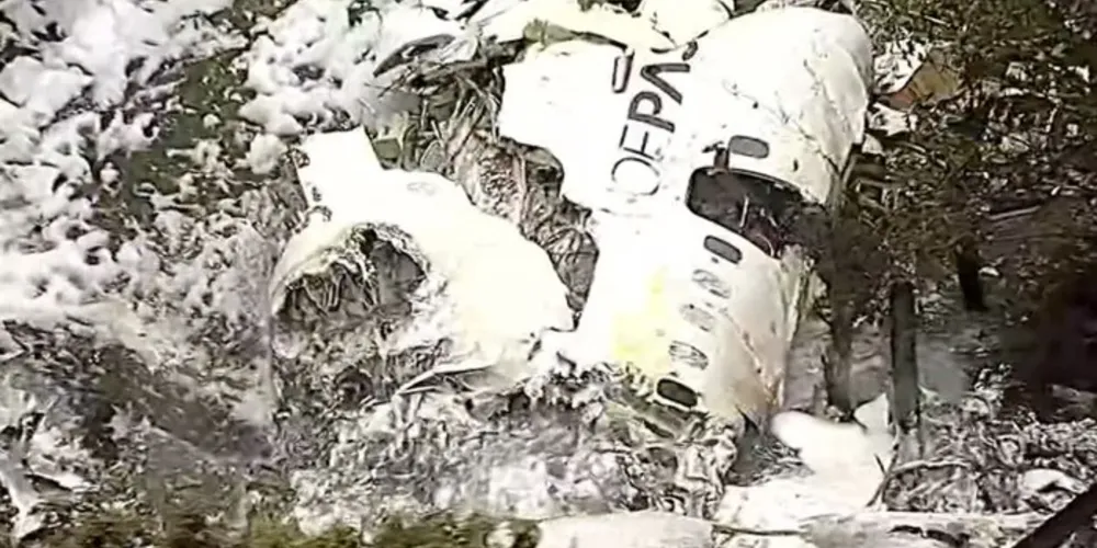 Aeronave ficou totalmente destruída após o acidente