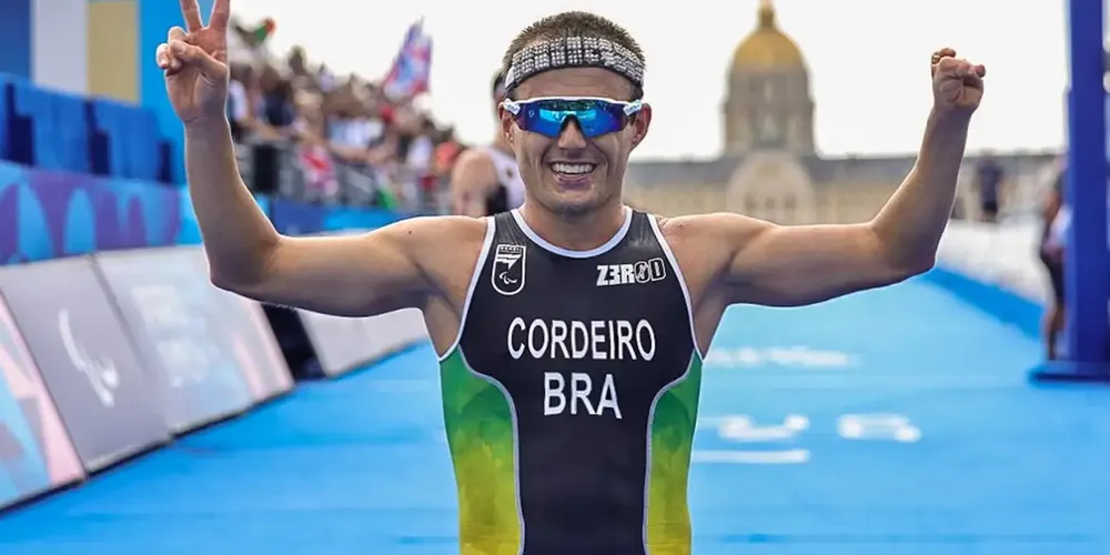 Nascido em Curitiba, Renan compete no triatlo há seis anos