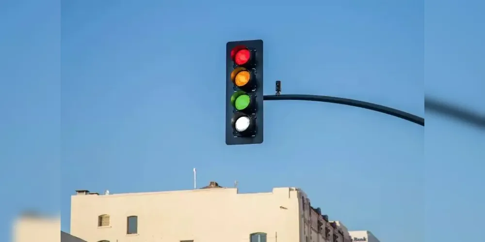 A ideia é que a luz branca funcione em conjunto com as cores tradicionais