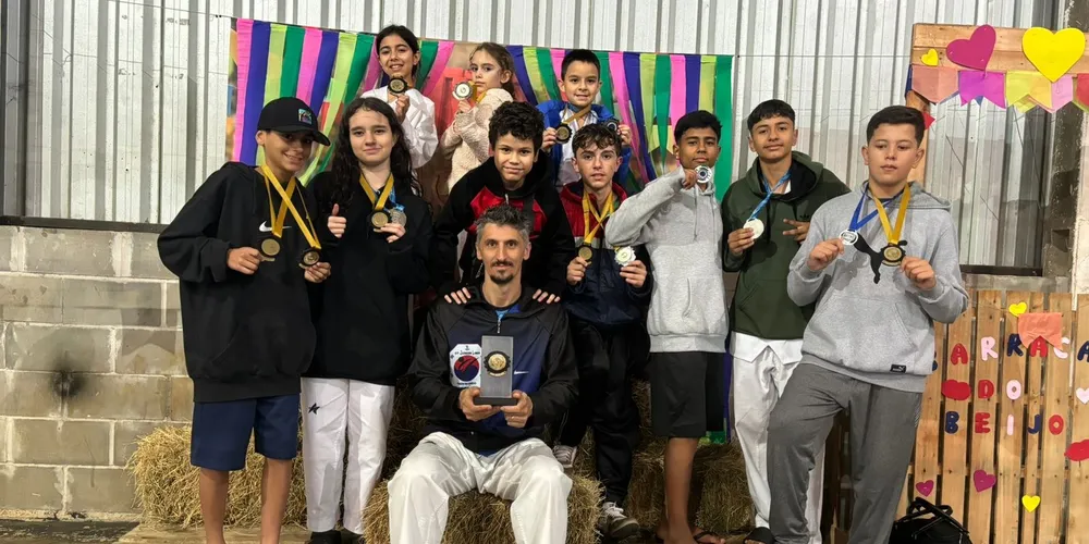 A equipe ficou com o vice-campeonato geral por equipes