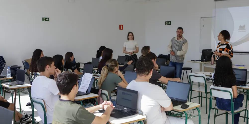 Aula presencial do programa Talento Tech Paraná na Região Metropolitana de Curitiba (RMC)