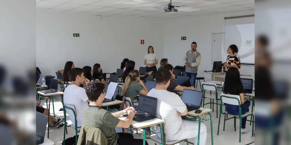 Aula presencial do programa Talento Tech Paraná na Região Metropolitana de Curitiba (RMC)