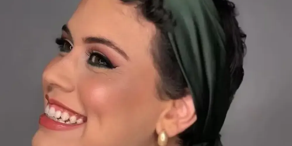 Nas redes sociais, amigos e colegas de trabalho também lamentaram a perda de Thais