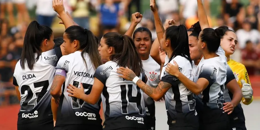 Corinthians bateu o São Paulo na Neo Química Arena, neste domingo, e conquistou o título
