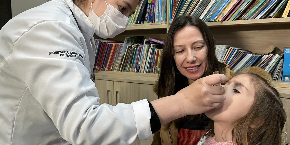 Com mais de 160 mil doses aplicadas, Paraná divulga novo balanço da força-tarefa de vacinação nas escolas