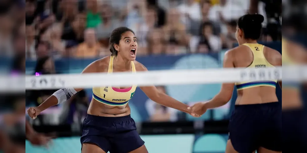 As brasileiras venceram por 2 sets a 0 (parciais de 21/15 e 21/16)