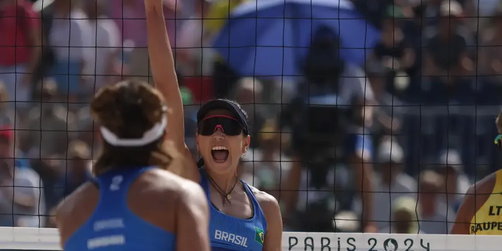 As brasileiras venceram com tranquilidade por 2 sets a 0