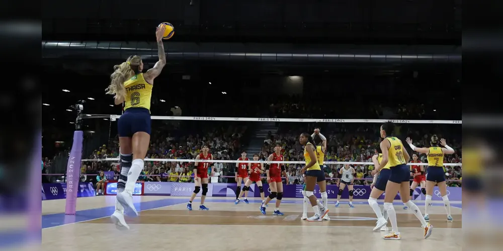 O Brasil volta às quadras no domingo (4) para enfrentar a Polônia