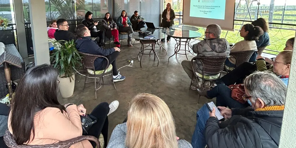 O projeto prevê que as escolas atuem com os alunos do 4º ano do ensino fundamental, despertando a reflexão sobre a importância da atividade turística e a valorização dos seus produtos turísticos enquanto fonte de emprego e renda.