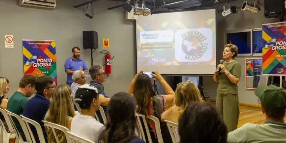 A comunidade define, a partir de interesses da população local, que tipo de oficina deseja