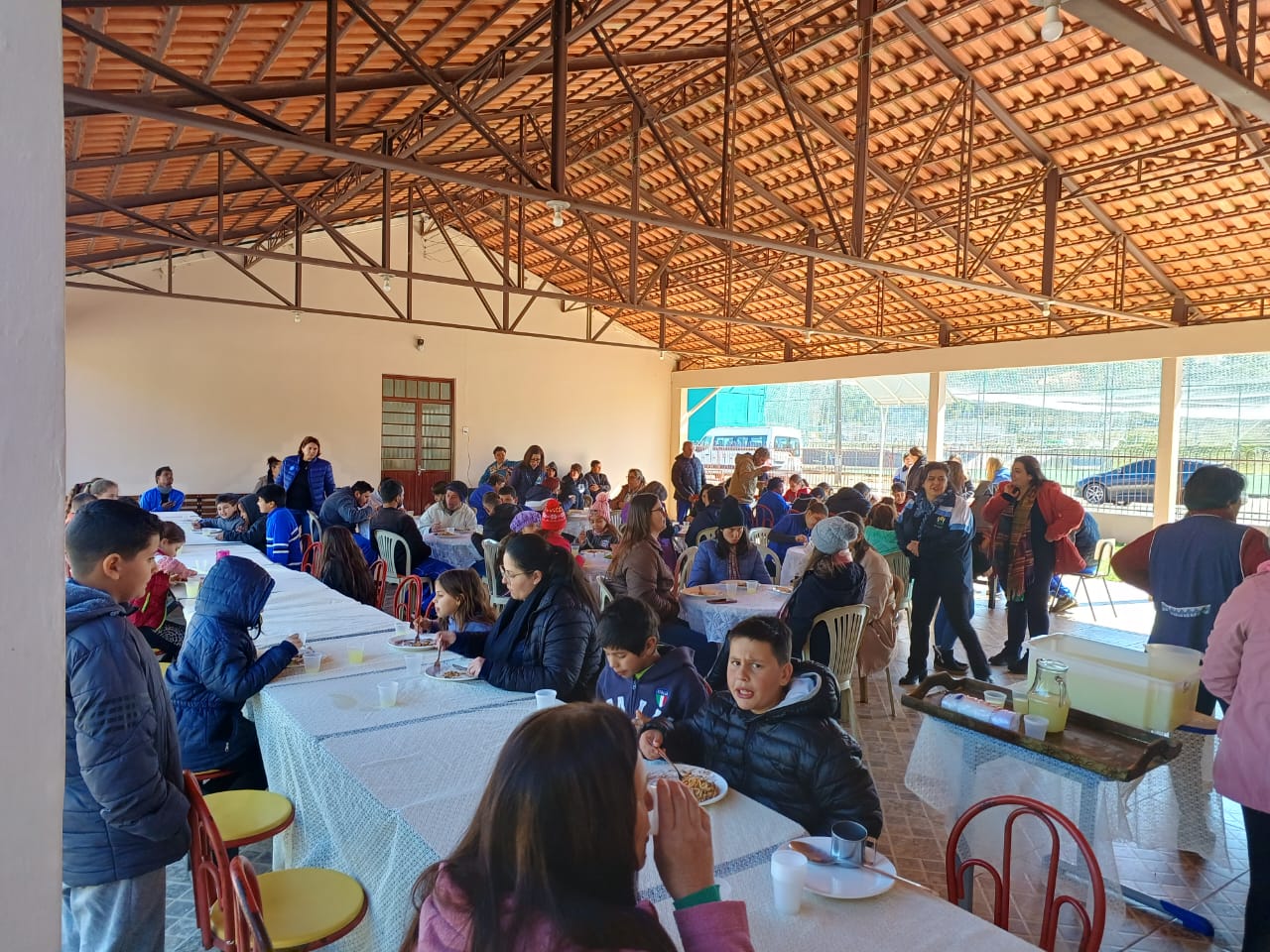 Momentos, como refeição e músicas gaúchas dos anfitriões, colaboraram para a visita dos estudantes