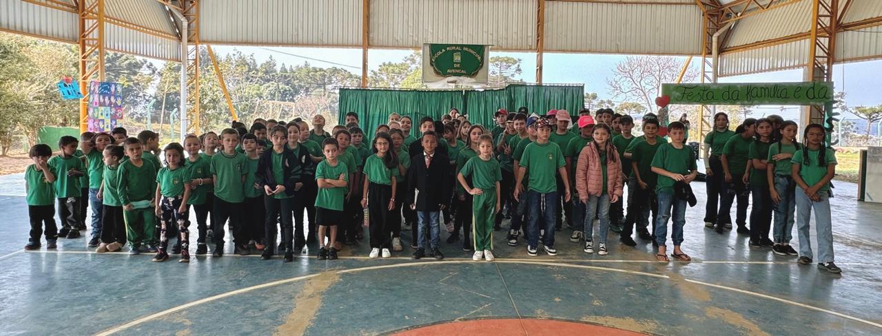 O evento teve como intuito homenagear todos os envolvidos na vida escolar das crianças