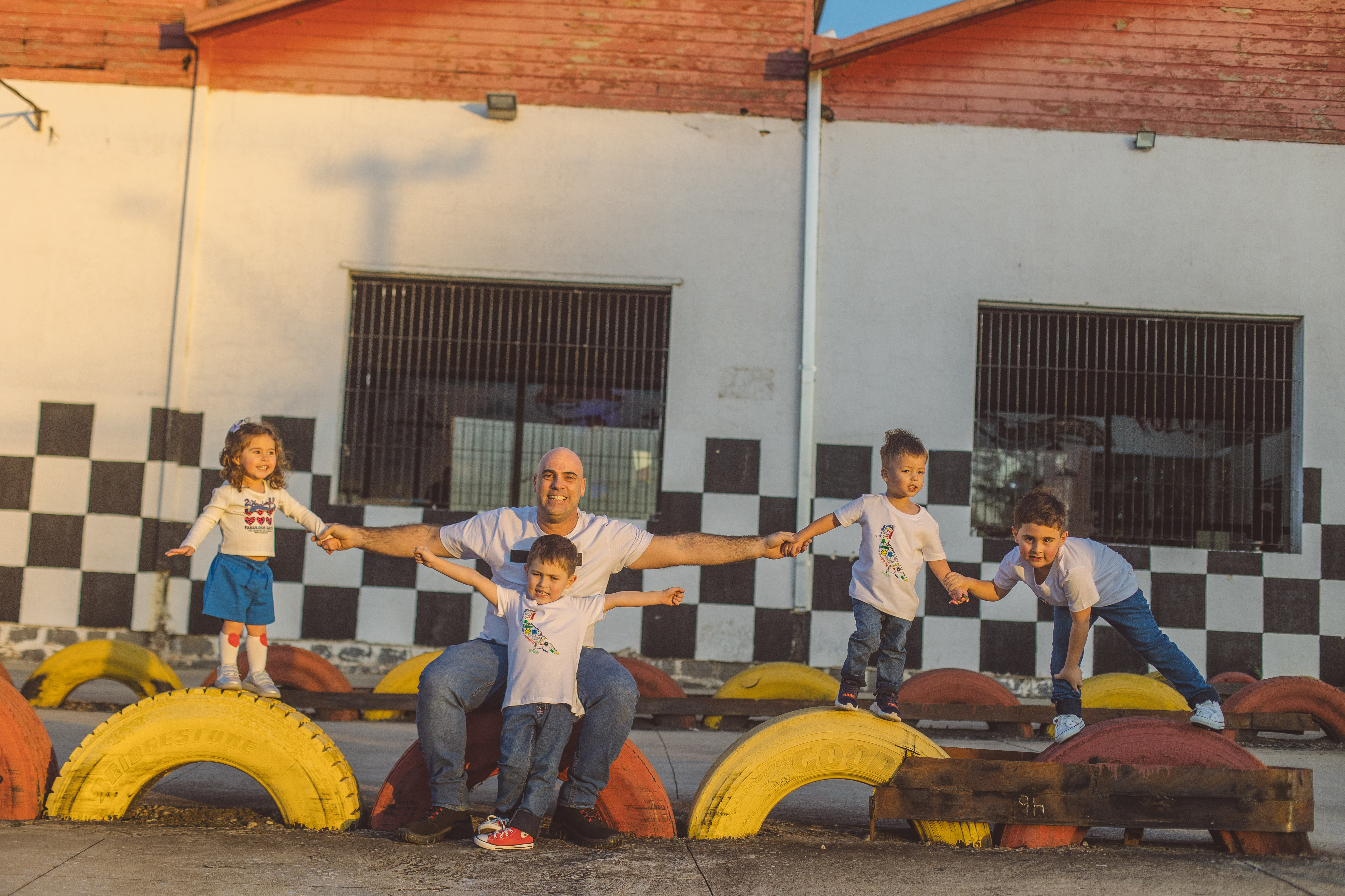 Fellipe Vargas e seus filhos Lucca, Theo, Gael e Liz Maria
Vargas ( Dia dos Pais 2024).