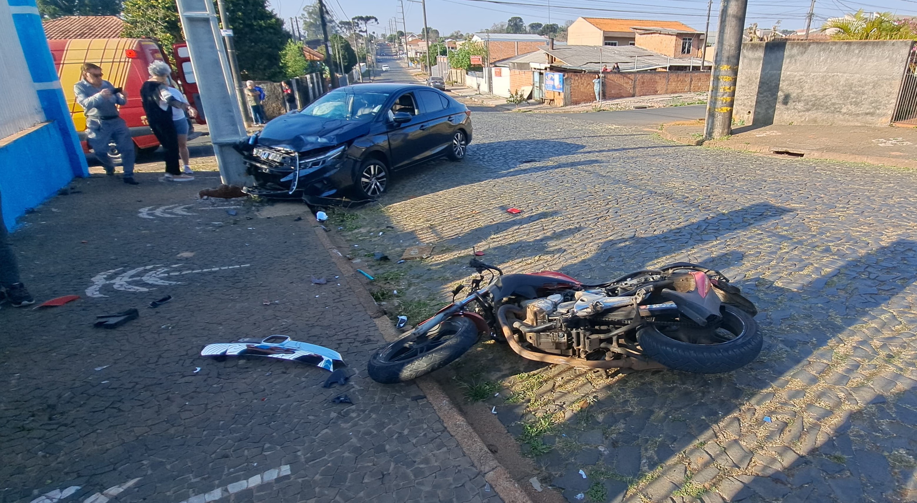 Acidente aconteceu na vila Marina, na manhã desta quinta-feira (22)