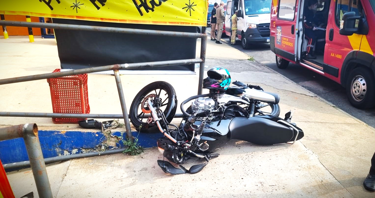 Motociclista, de 25 anos, foi encaminhado ao Hospital Regional