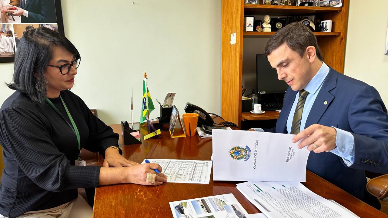 Aliel Machado recebeu lideranças em seu gabinete, em Brasília. ele também se reuniu com representantes do Ministério da Saúde