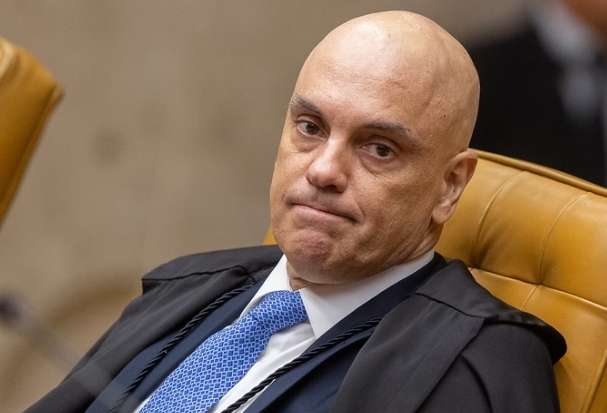 A coleta de assinaturas para o impeachment iniciou nessa quarta-feira (14)