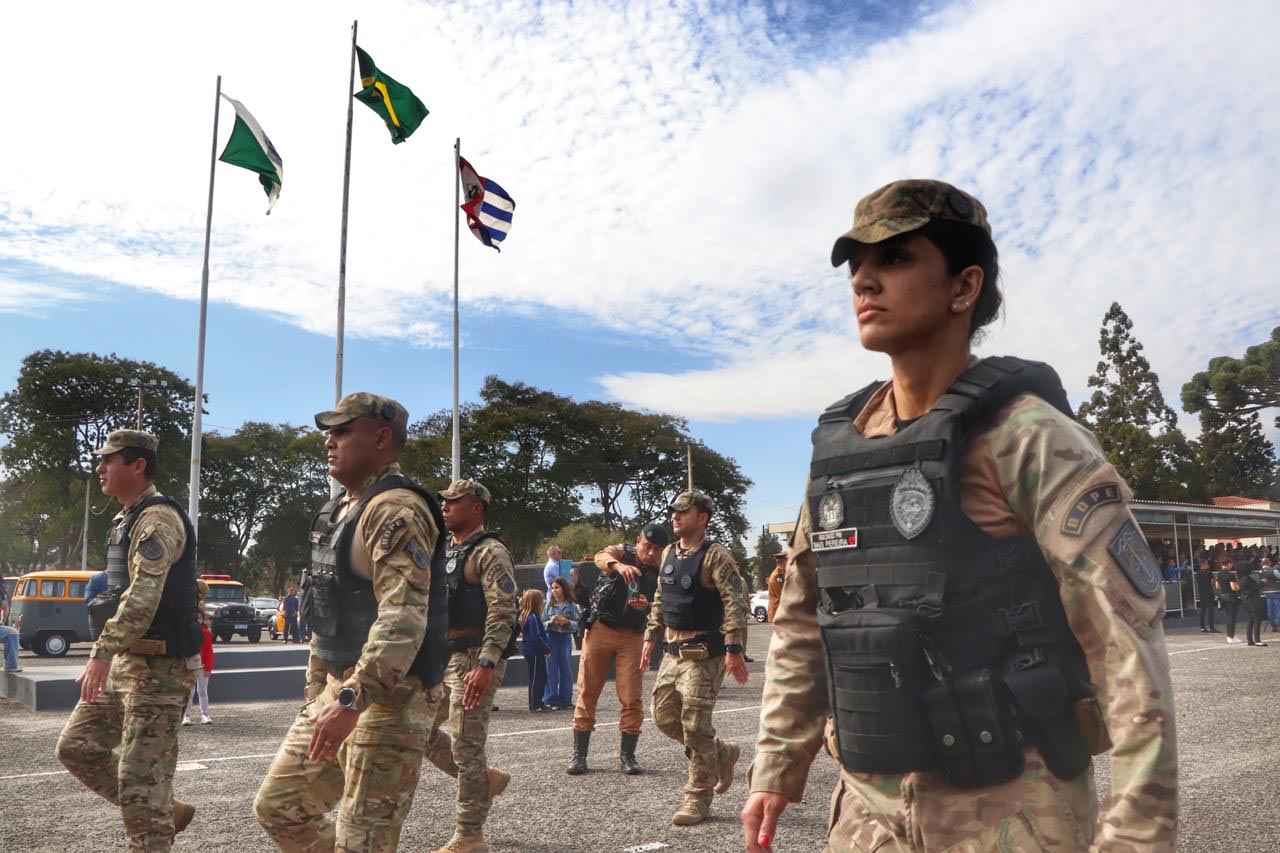 O evento reuniu autoridades militares e civis.