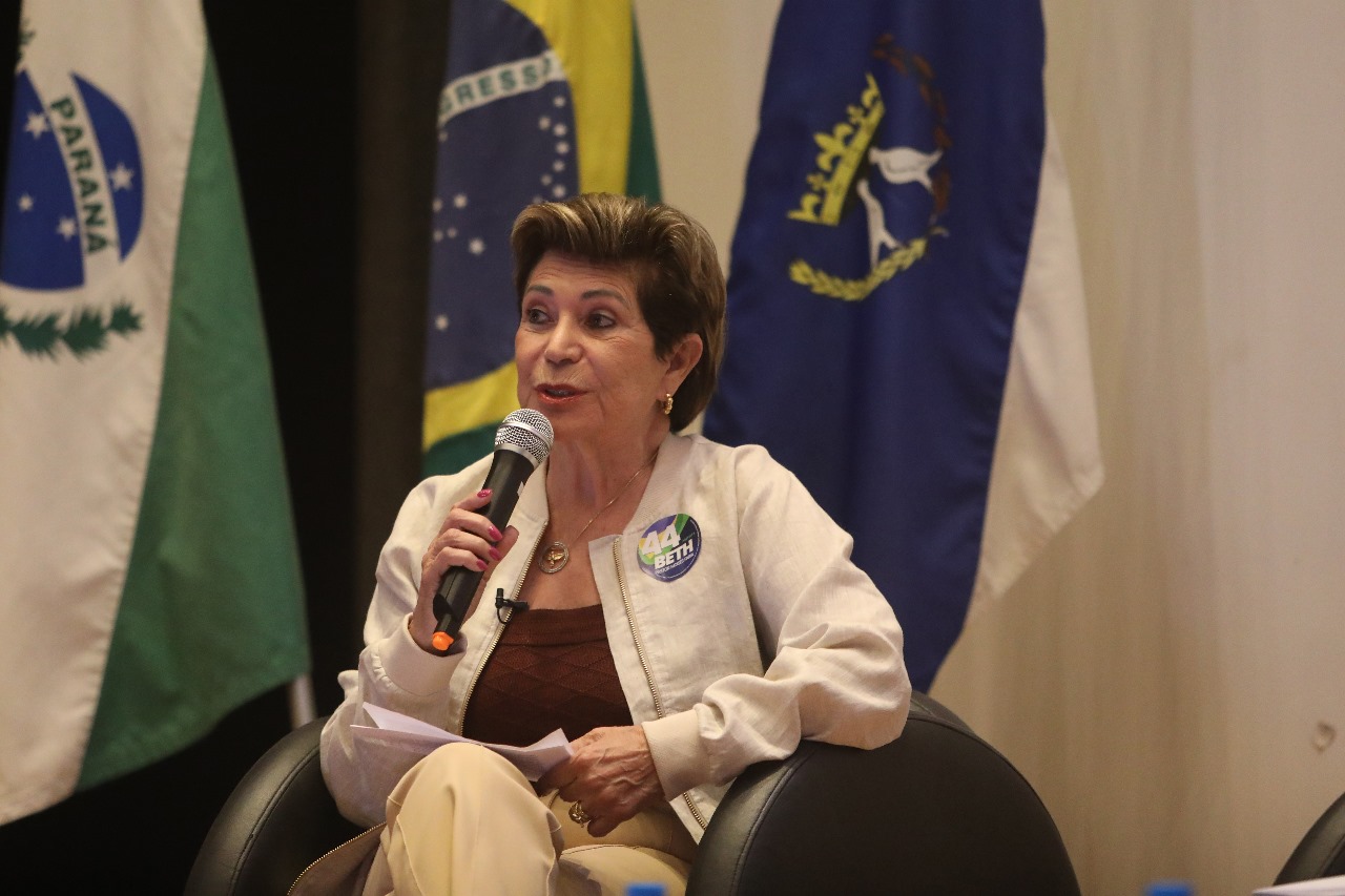 Elizabeth Schmidt (União) também visitou algumas regiões da cidade, nesta terça-feira (10)