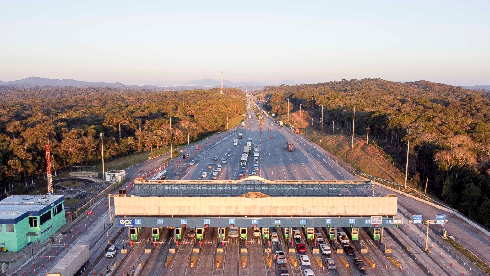 Nos primeiros cinco meses de operação, a Concessionária registrou que 38% das passagens de veículos leves pela praça de São José dos Pinhas.