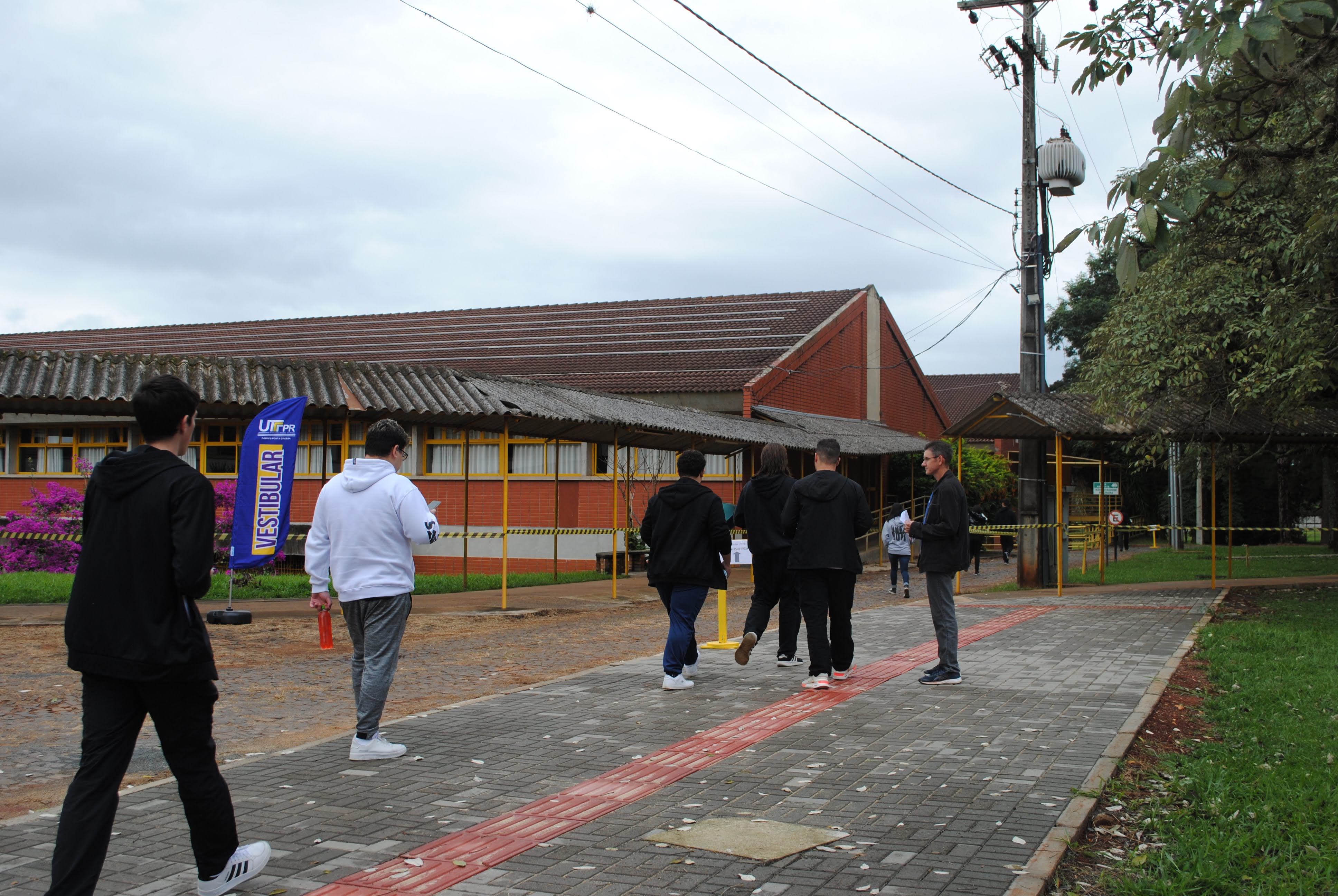 Os cursos de graduação ofertados pela UTFPR são gratuitos.