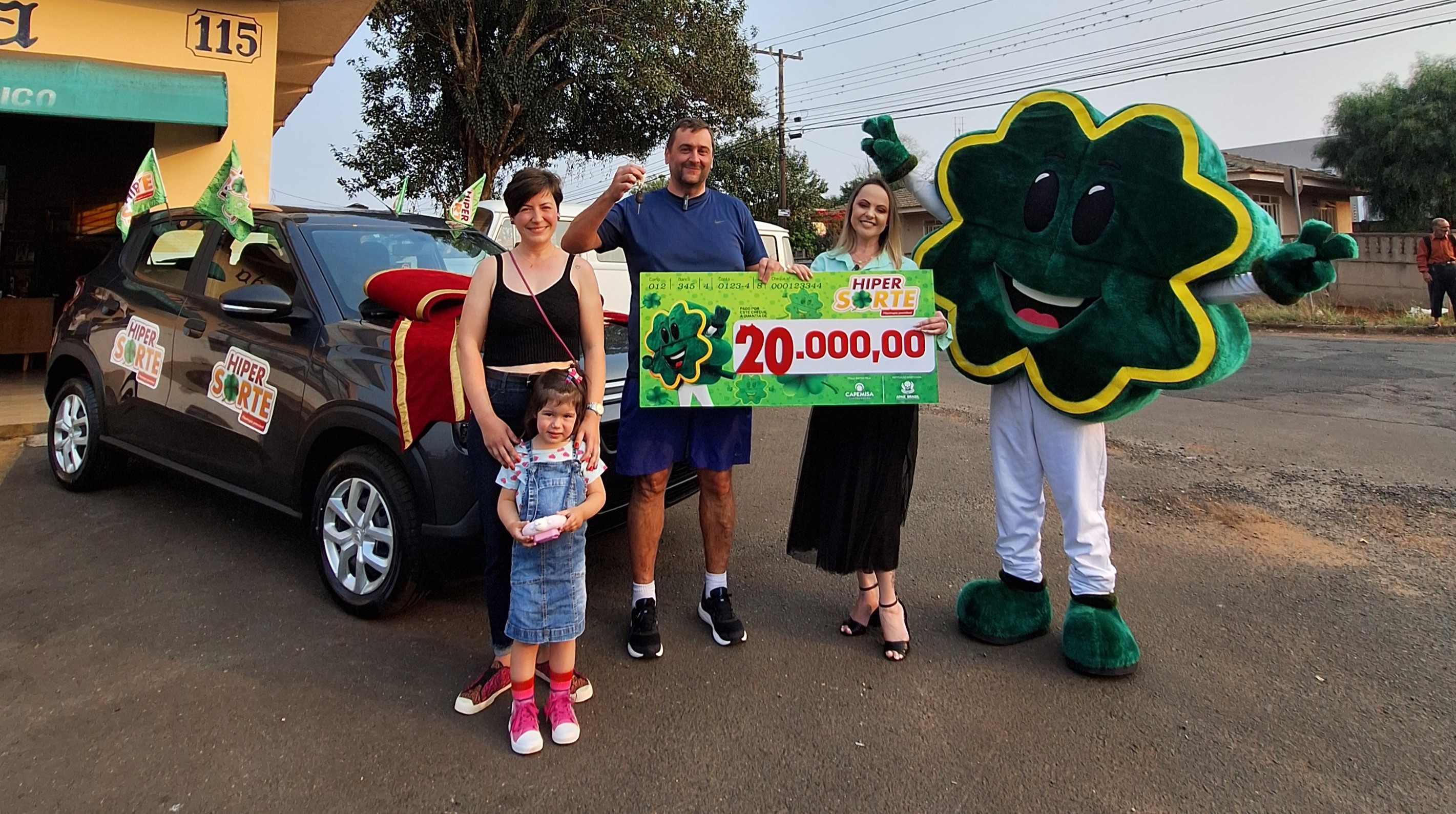 Anderson Luis Clausen conquistou o primeiro carro zero km da família