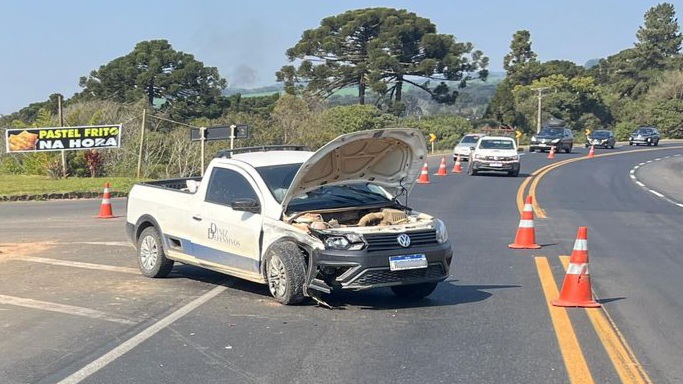 Acidente aconteceu por volta das 14h, no KM 261 da rodovia