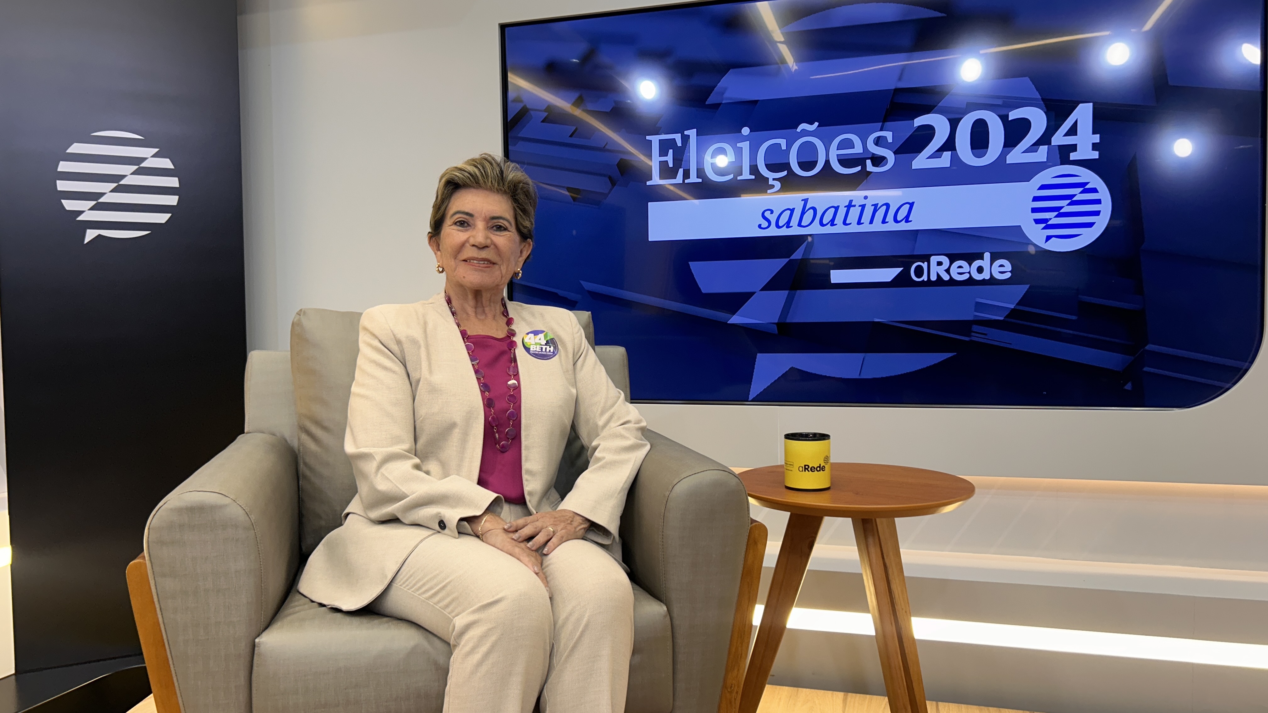 A entrevistada desta terça-feira (24), foi a atual prefeita do município, Elizabeth Schmidt (União)