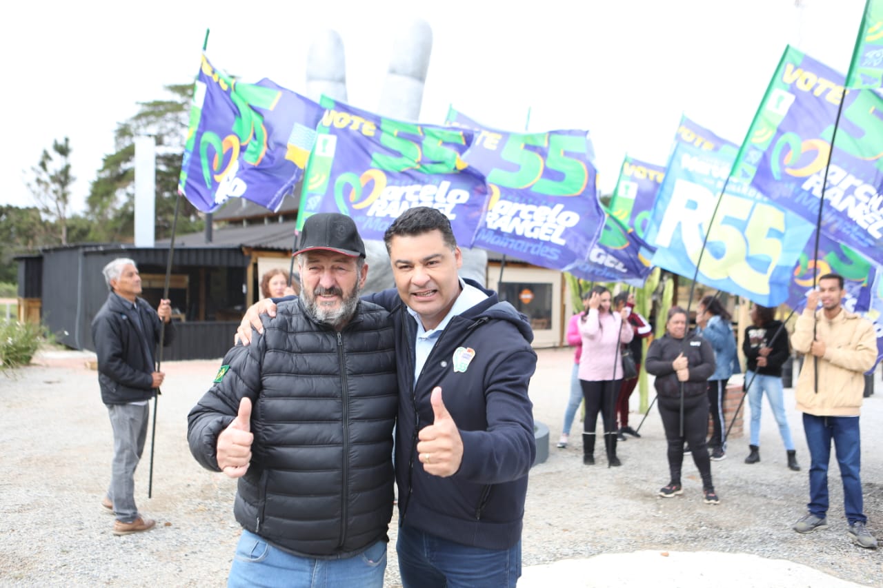 Marcelo Rangel (PSD) durante visita a moradores na região de Itaiacoca