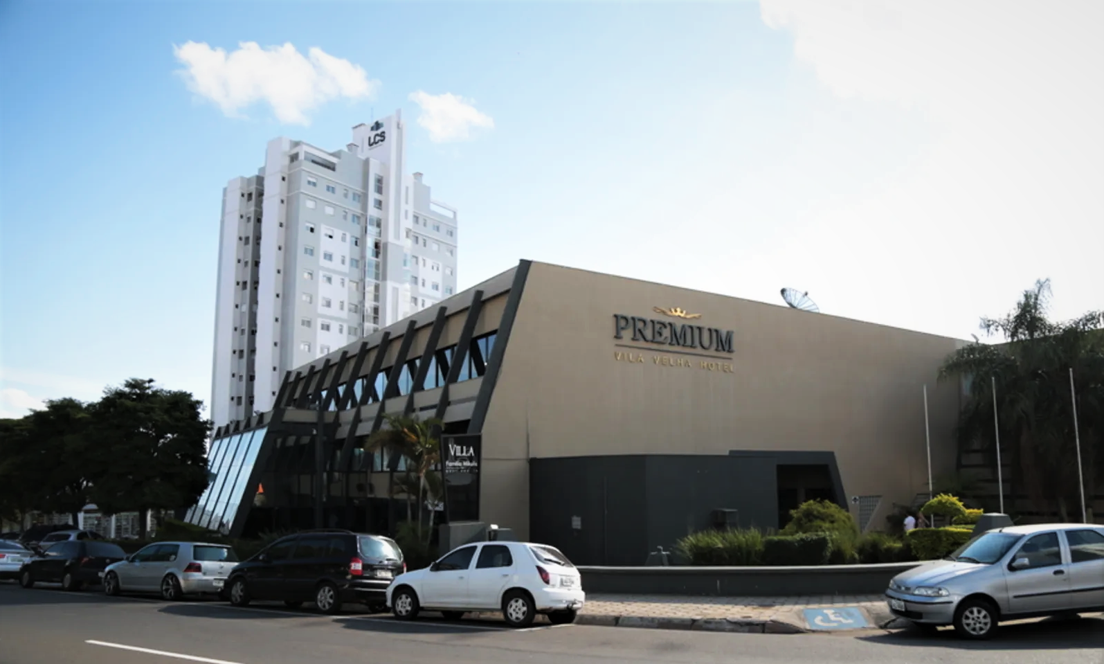 Premium Vila Velha Hotel fica na rua Balduíno Taques, nº 123