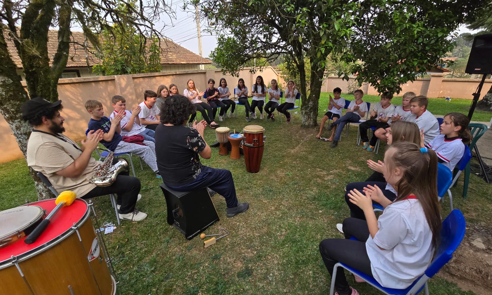 O projeto Ritmando vai levar música e consciência corporal a estudantes de nove municípios do interior paranaense