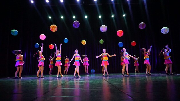 O 'Setembro em Dança' é aberto para a participação de academias, escolas, grupos, coletivos e companhias de dança de todo o país