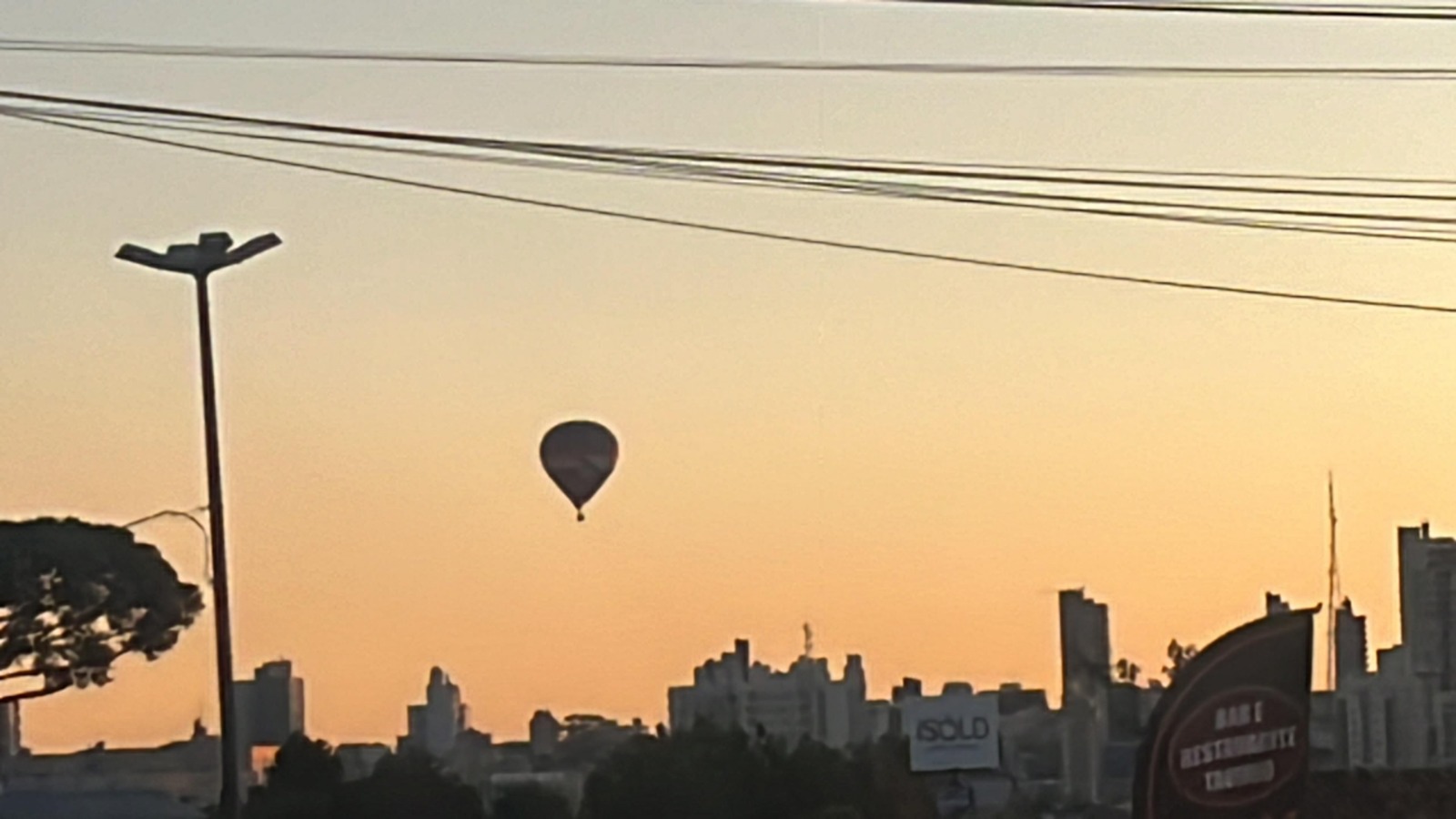 Quem olhou para os céus de Ponta Grossa pode avistar os primeiros balões