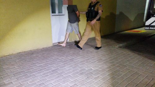 O homem, em estado de alteração, confessou aos policiais que havia consumido cocaína