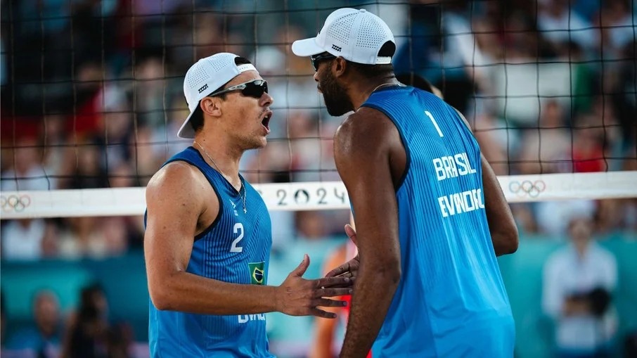 A dupla de vôlei de praia Evandro e Arthur foi eliminada dos Jogos Olímpicos.