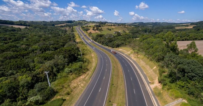 A concessionária Via Araucária fechará um acesso irregular na BR-277.